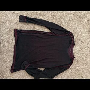 Buckle brand red top